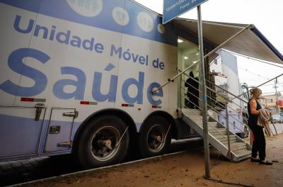 Unidade móvel de saúde estaciona em cinco bairros nesta semana